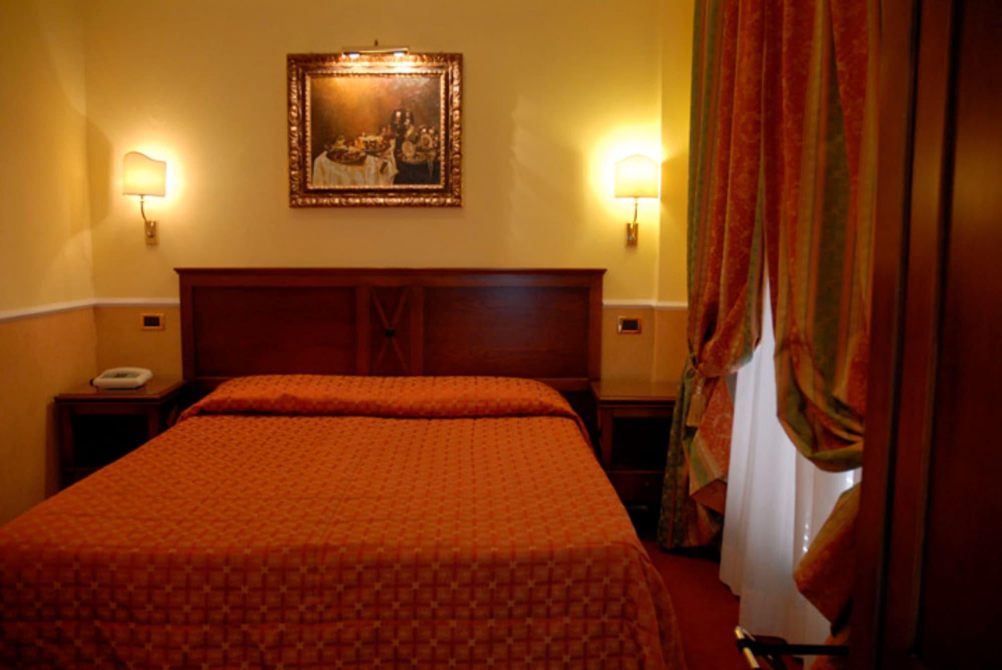 Aurora Garden Hotel 3*