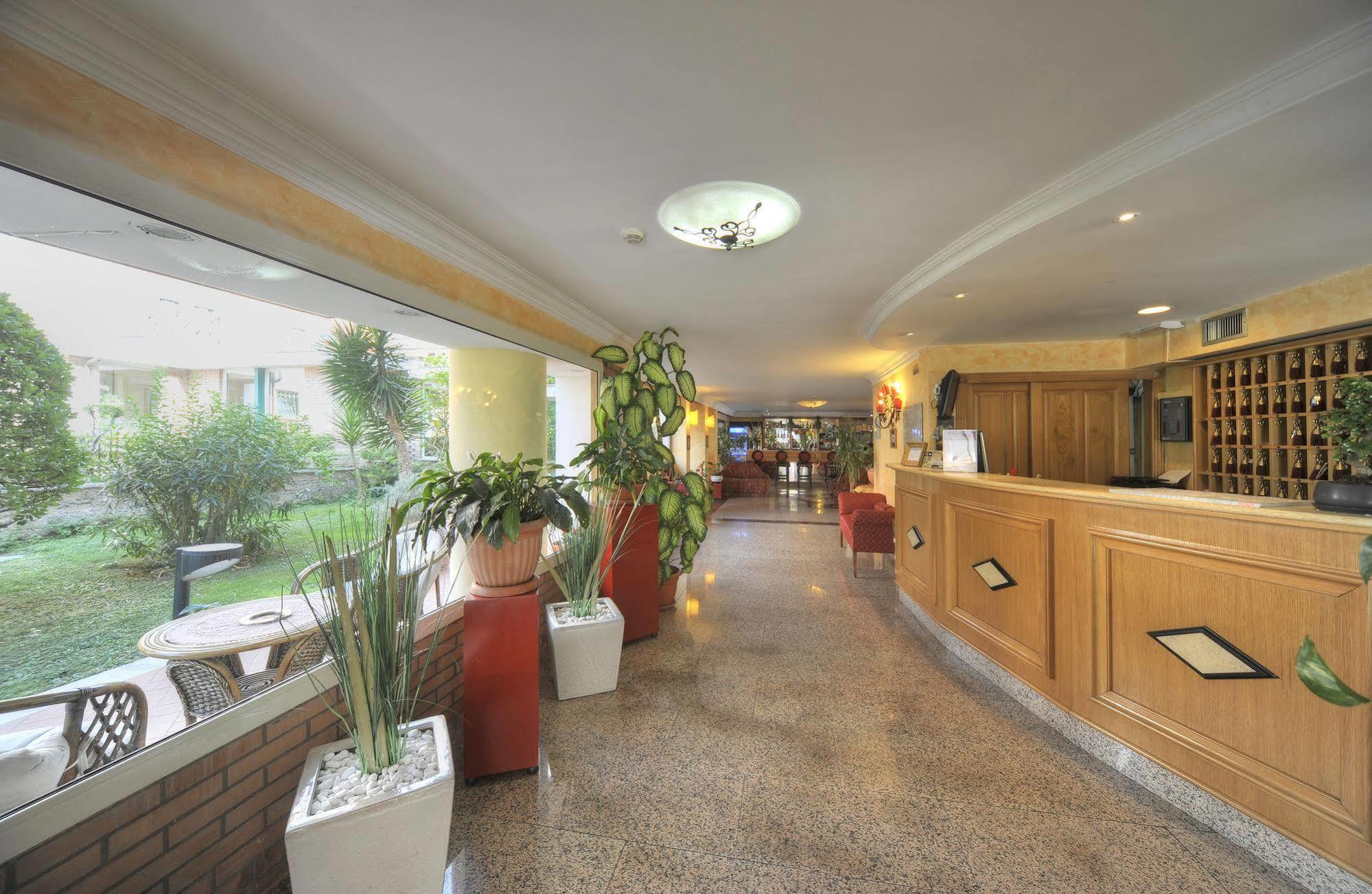 Hotel Aurora Garden 3*