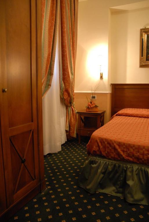 Aurora Garden Hotel 3*