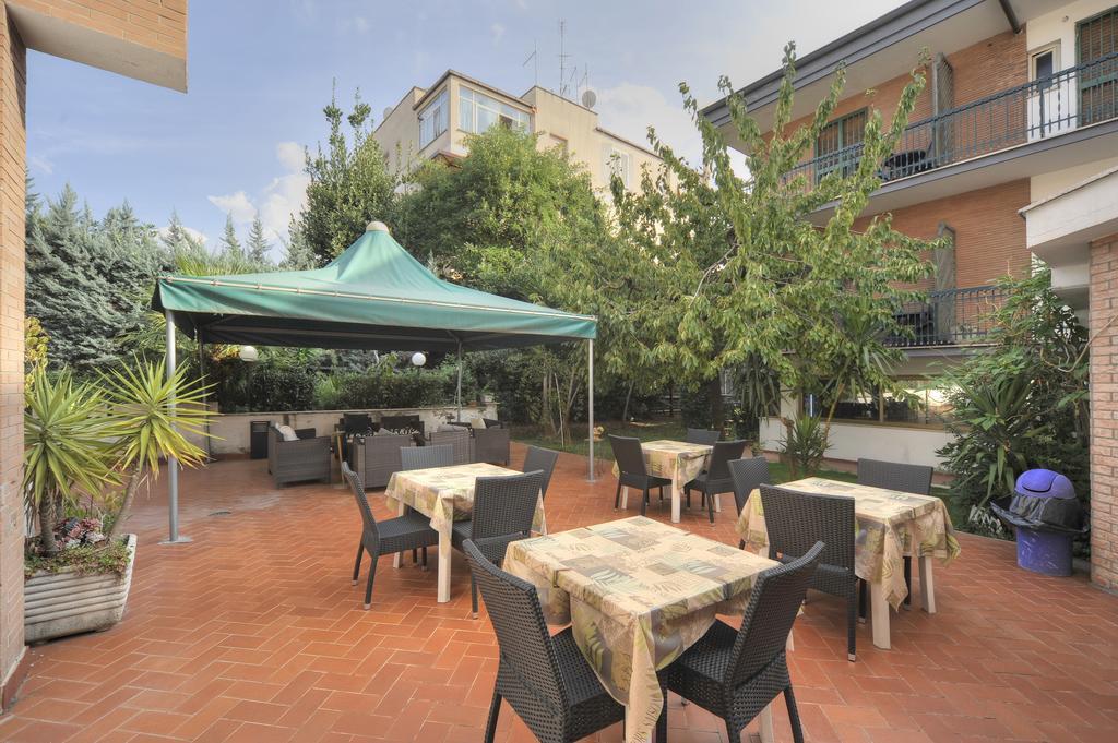 Hotel Aurora Garden 3*