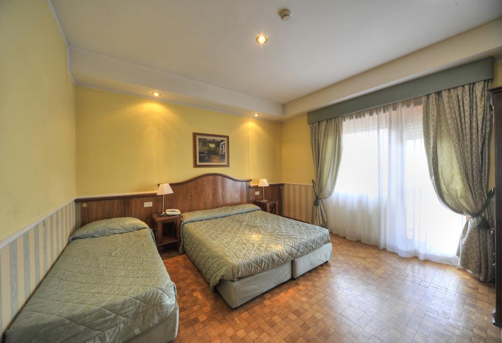 Hotel Aurora Garden 3*