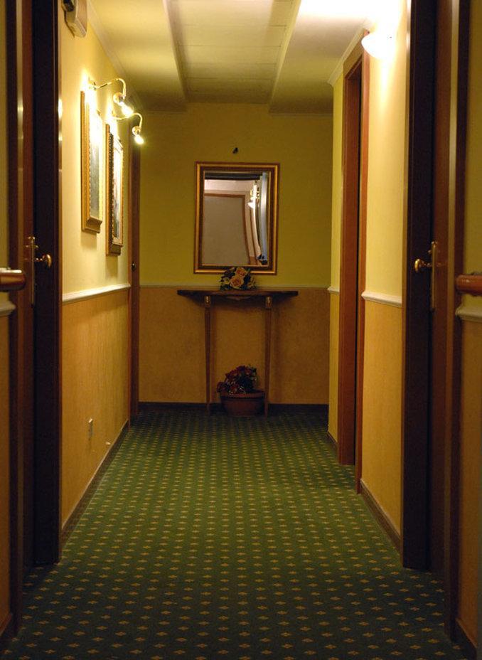 Aurora Garden Hotel 3*